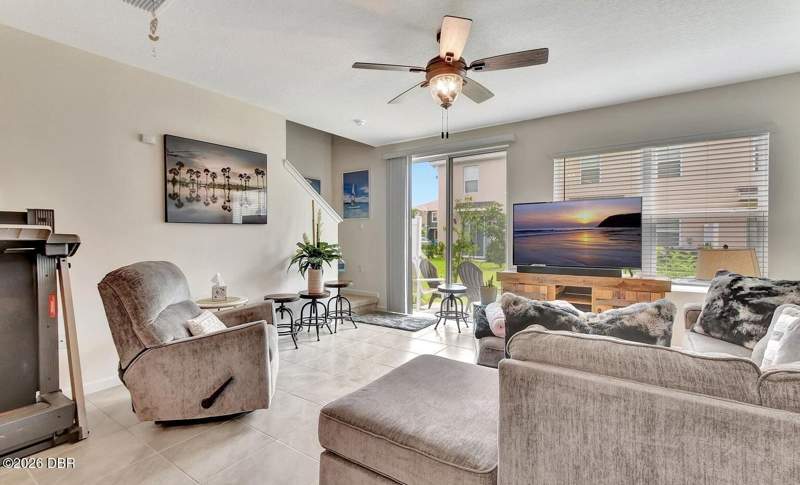 2 bedroom Townhouse at 33 E Bella Lago Circle, Bella Oaks, Port Orange — photo 2