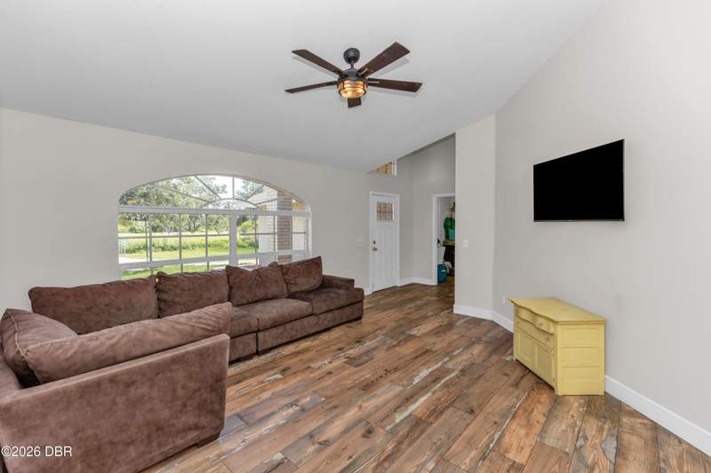 4 bedroom Single Family Residence at 1005 Whispering Creek Way, Osteen, Osteen — photo 4