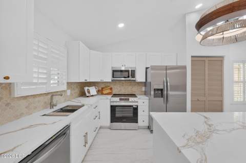 736 Pine Shores Circle, New Smyrna Beach FL - photo 13 of 39