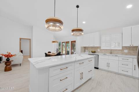 736 Pine Shores Circle, New Smyrna Beach FL - photo 14 of 39
