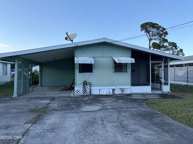 2 bedroom Manufactured Home at 729 Cindy Circle, Commonwealth, Port Orange — photo 2