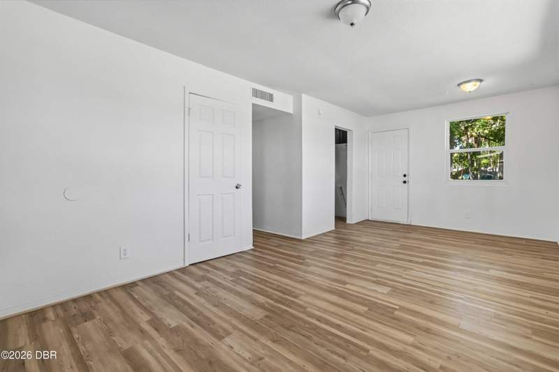 3 bedroom Single Family Residence at 444 S Caroline Street, Daytona Gardens, Daytona Beach — photo 4
