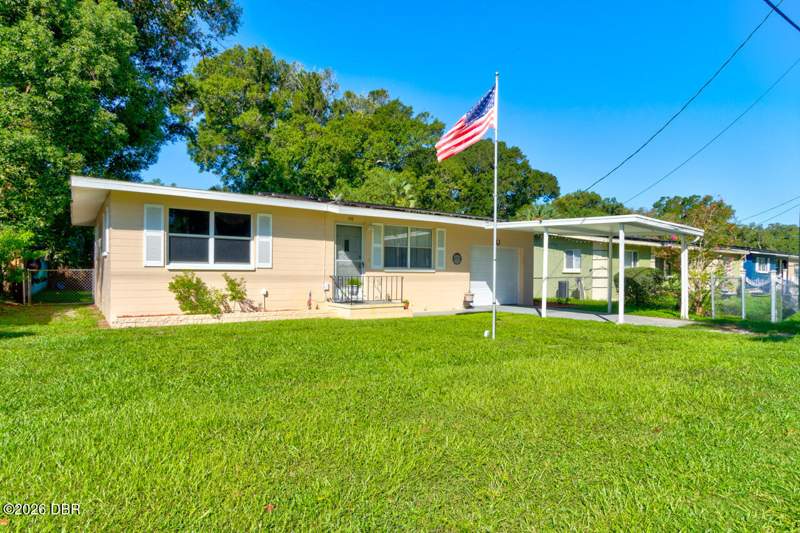 2 bedroom Single Family Residence at 142 Center Street, Center Park, Daytona Beach — photo 2