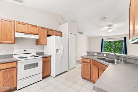 1302 Benton Lake Drive #E, DeLand FL - photo 11 of 31
