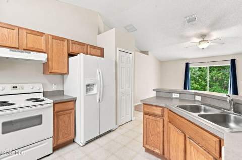 1302 Benton Lake Drive #E, DeLand FL - photo 13 of 31