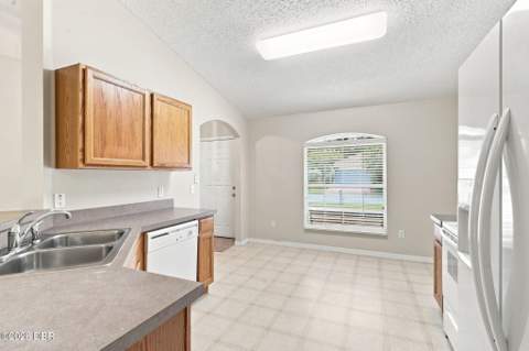 1302 Benton Lake Drive #E, DeLand FL - photo 14 of 31