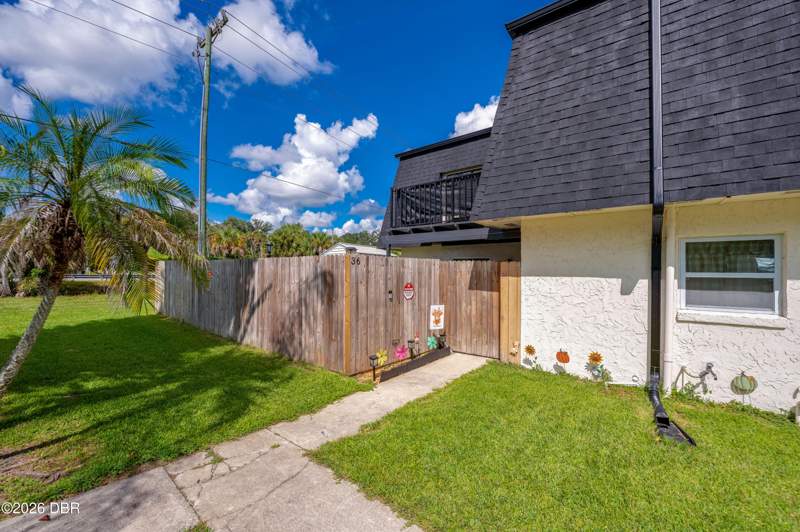 2 bedroom Townhouse at 36 Springwood Square, Springwood Square, Port Orange — photo 3
