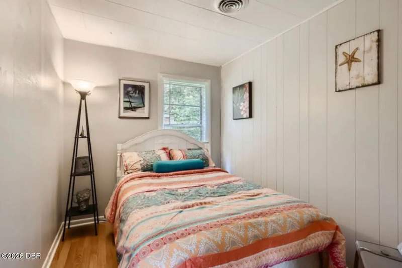 4 bedroom Single Family Residence at 135 12th Street, Walkers Holly Hill, Holly Hill — photo 3