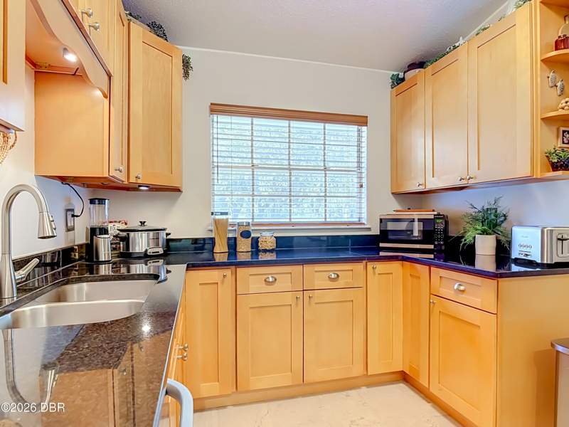 2 bedroom Condominium at 203 S Orchard Street #3C, Thousand Oaks Condo, Ormond Beach — photo 5