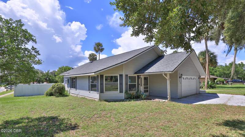 3 bedroom Single Family Residence at 720 S Ridgewood Avenue, Rio Vista, Ormond Beach — photo 3