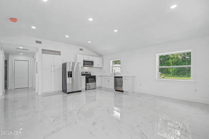 3 bedroom Single Family Residence at 1839 W Blue Springs Avenue, Not on the List, Orange City — photo 3