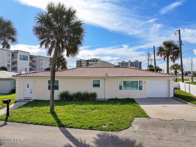 2 bedroom Single Family Residence at 2 Breezeway Drive, Not In Subdivision, Ormond Beach — photo 2