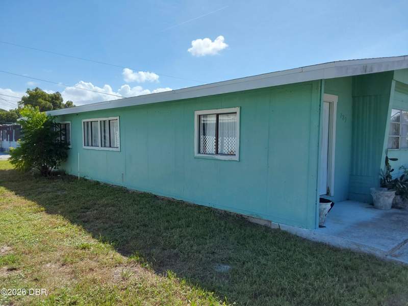 2 bedroom Manufactured Home at 729 Cindy Circle, Commonwealth, Port Orange — photo 4