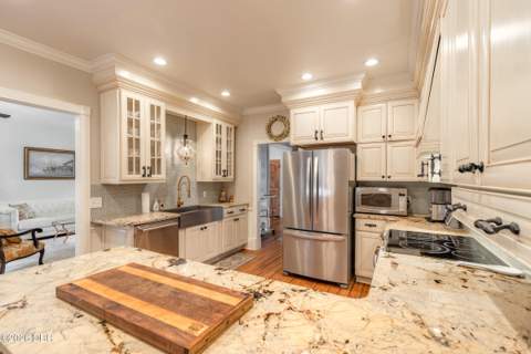 208 W Stetson Avenue, DeLand FL - photo 11 of 49