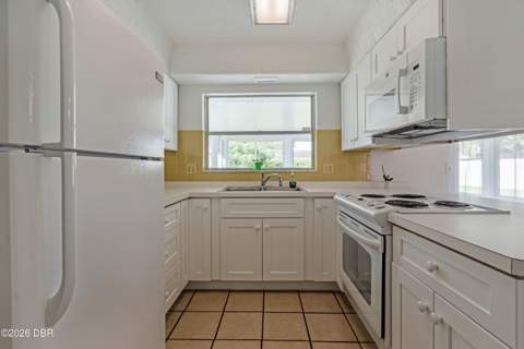 1304 Peachtree Road, Daytona Beach FL - photo 7 of 27
