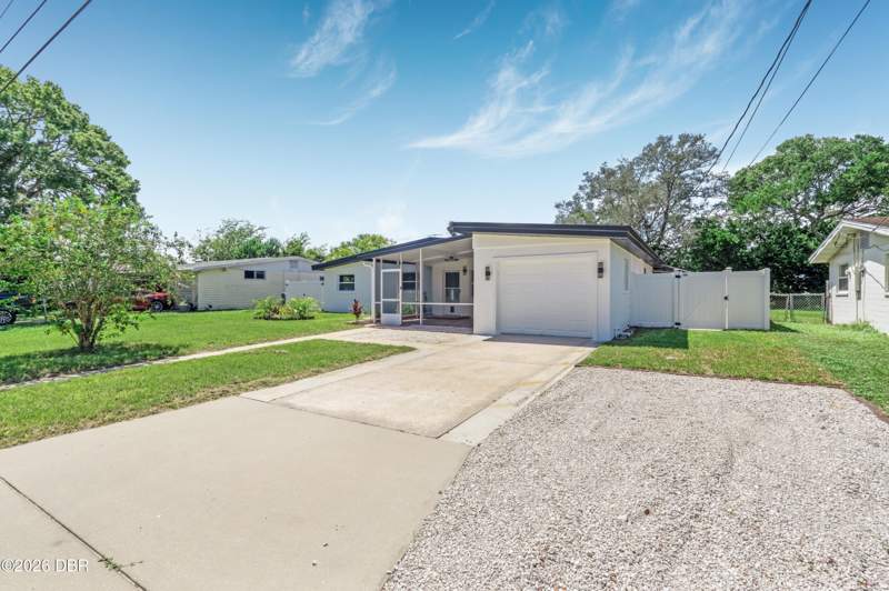 4 bedroom Single Family Residence at 1506 Carmen Avenue, Highland Park, Daytona Beach — photo 2