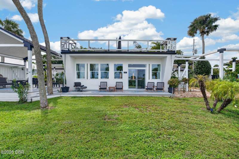 3 bedroom Single Family Residence at 500 S Riverside Drive, Not on the List, Edgewater — photo 3