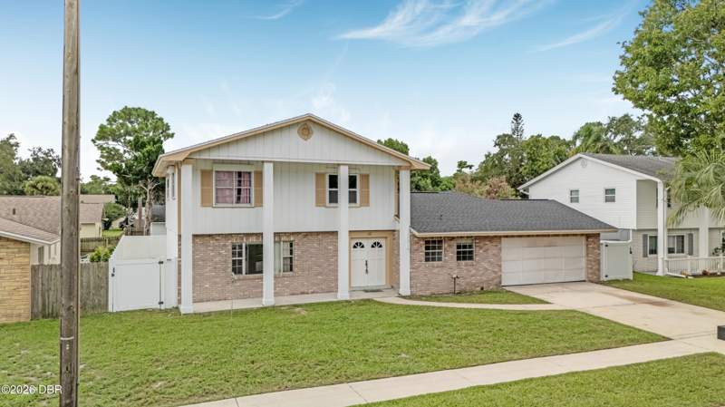 4 bedroom Single Family Residence at 62 Ravenwood Drive, Ravenwood, Port Orange — photo 2