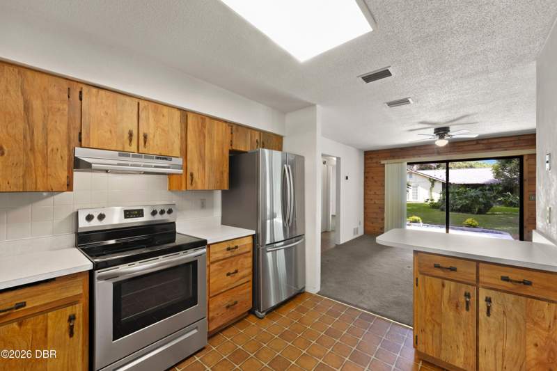 2 bedroom Single Family Residence at 1009 Indian Oaks, Cherokee Park, Holly Hill — photo 4