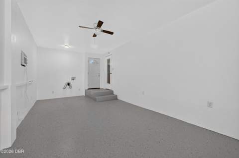 218 Kingston Avenue, Daytona Beach FL - photo 10 of 13