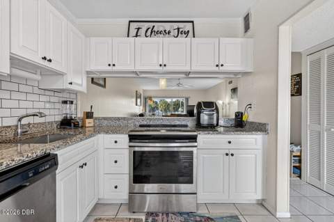 721 S Beach Street #205, Daytona Beach FL - photo 7 of 41