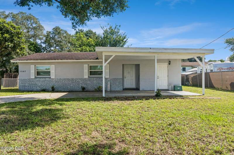 3 bedroom Single Family Residence at 1567 Derbyshire Road, Highland Park, Daytona Beach — photo 2
