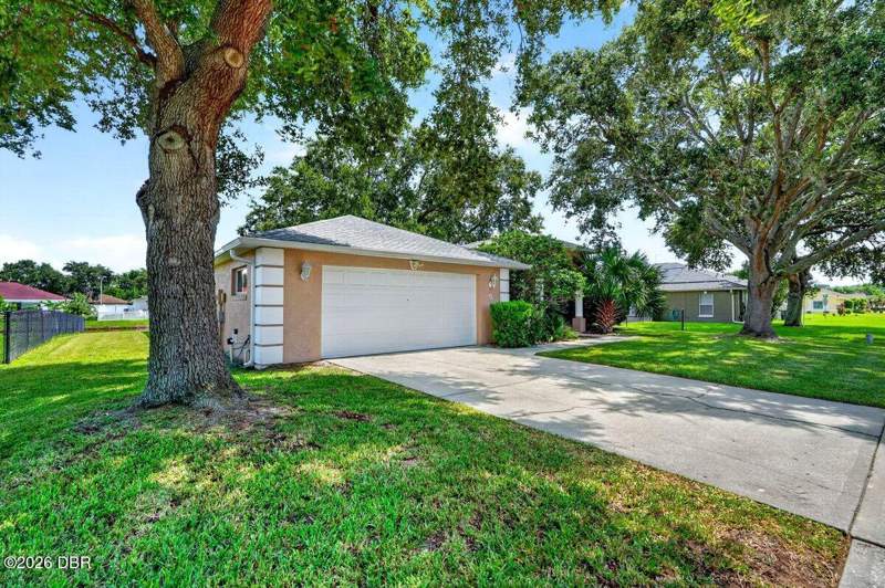 3 bedroom Single Family Residence at 5 Spinnaker Circle, Harborside, South Daytona — photo 3