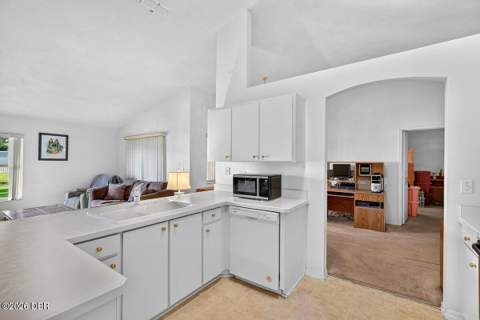 5 Spinnaker Circle, South Daytona FL - photo 18 of 35