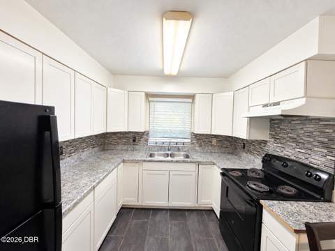 821 Winchester Street, Daytona Beach FL - photo 6 of 34
