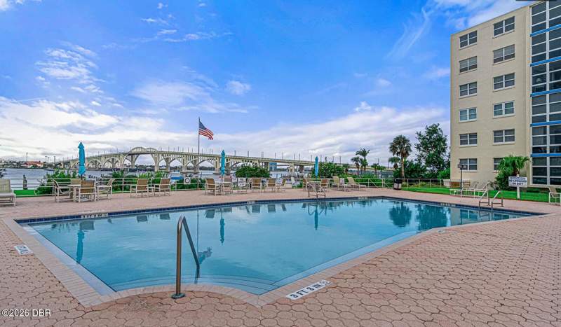 2 bedroom Condominium at 1224 S Peninsula Drive #304, Pendleton Club Condo, Daytona Beach — photo 5