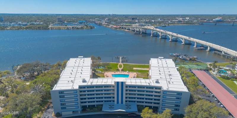 2 bedroom Condominium at 1224 S Peninsula Drive #304, Pendleton Club Condo, Daytona Beach — photo 4