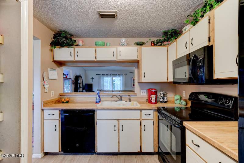 2 bedroom Single Family Residence at 835 Acorn Lane, Hidden Village, Port Orange — photo 3