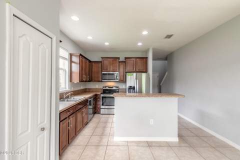 5319 Peach Blossom Boulevard, Port Orange FL - photo 6 of 41