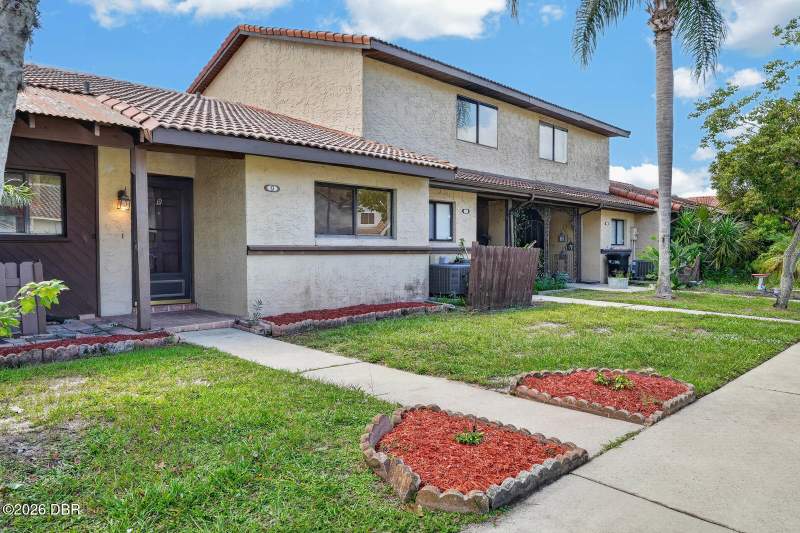 2 bedroom Townhouse at 3557 Forest Branch Drive #B, Townhomes West, Port Orange — photo 4