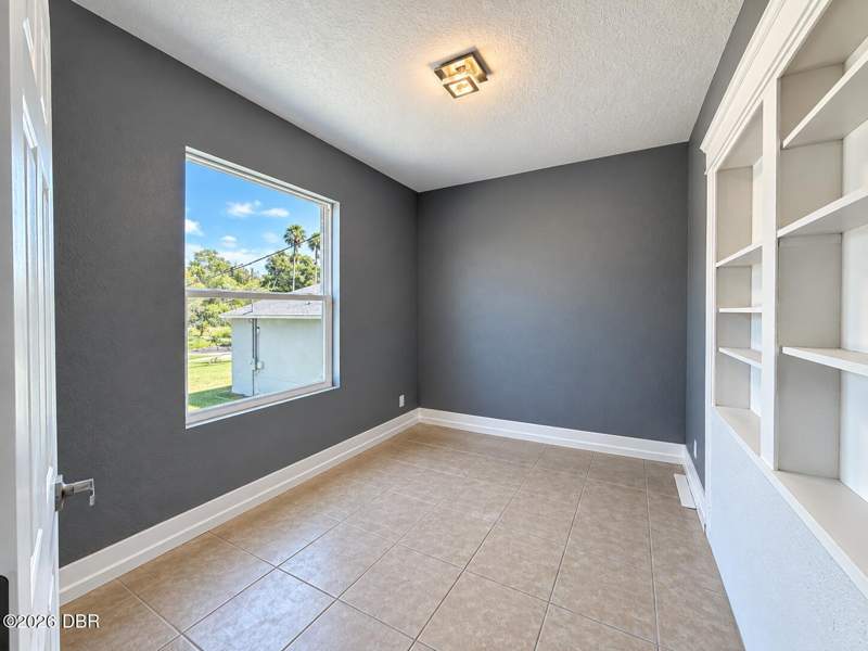 4 bedroom Single Family Residence at 634 Aberdeen Street, Oak Park, Daytona Beach — photo 5