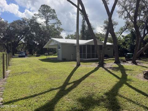 662 N Volusia Avenue, Pierson FL - photo 7 of 37