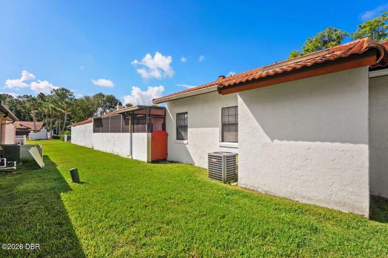 2 bedroom Townhouse at 105 Oyster Catcher Court, Pelican Bay, Daytona Beach — photo 4