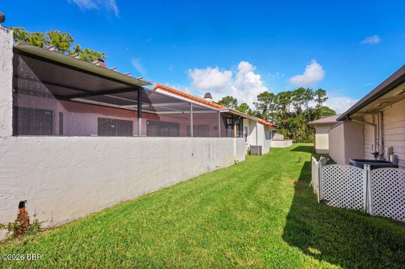 2 bedroom Townhouse at 105 Oyster Catcher Court, Pelican Bay, Daytona Beach — photo 5