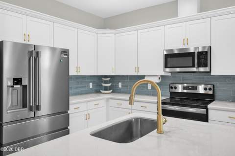 631 Landshark Boulevard, Daytona Beach FL - photo 16 of 95