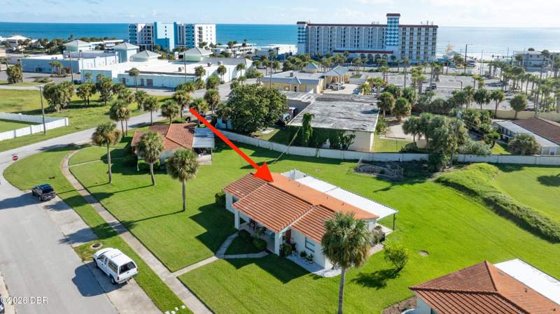 2 bedroom Single Family Residence at 26 Oriole Circle #A, Ocean Village, Ormond Beach — photo 2