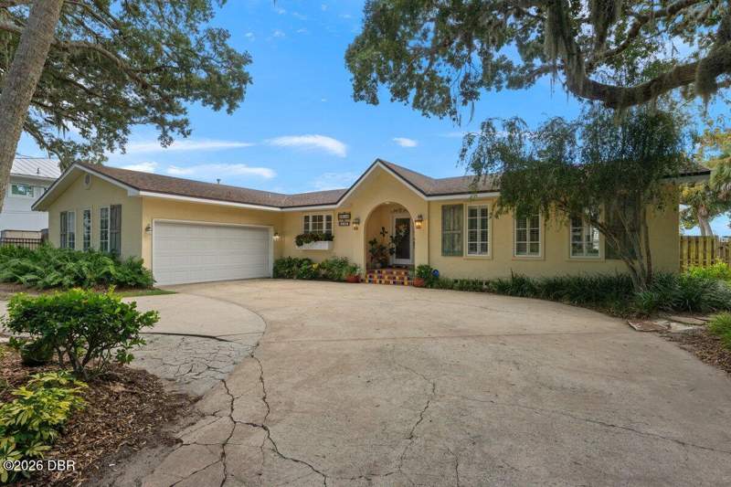 3 bedroom Single Family Residence at 2136 John Anderson Drive, Ormond Beach, Ormond Beach — photo 5