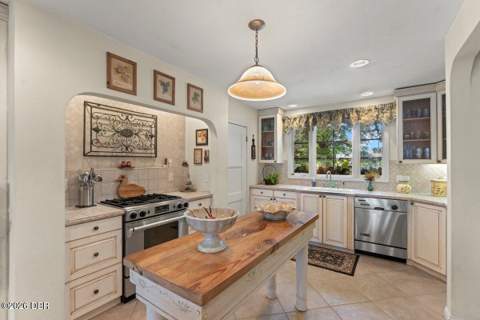 2136 John Anderson Drive, Ormond Beach FL - photo 20 of 57
