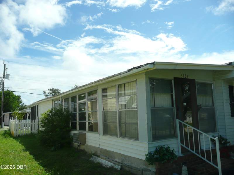 2 bedroom Manufactured Home at 5423 Orange Avenue, Commonwealth, Port Orange — photo 5