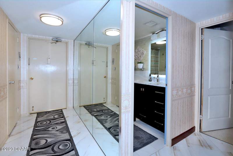 2 bedroom Condominium at 1224 S Peninsula Drive #102, Pendleton Club Condo, Daytona Beach — photo 2