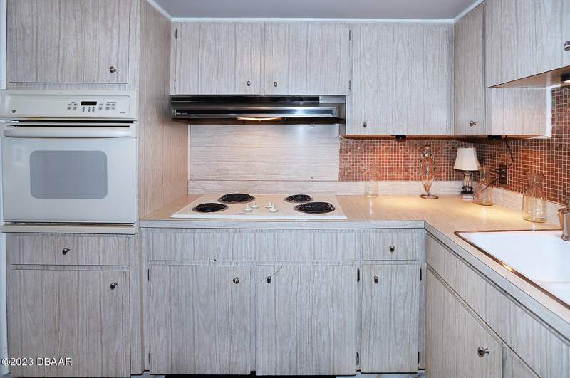 2 bedroom Condominium at 1224 S Peninsula Drive #102, Pendleton Club Condo, Daytona Beach — photo 4