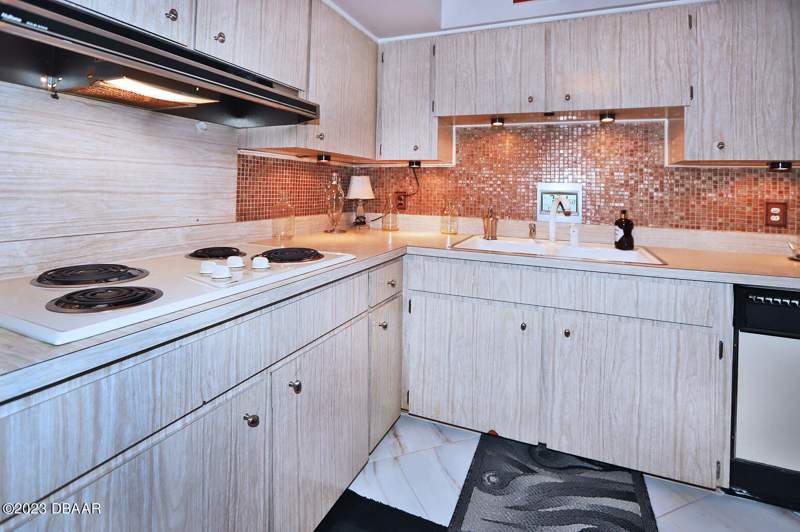 2 bedroom Condominium at 1224 S Peninsula Drive #102, Pendleton Club Condo, Daytona Beach — photo 5