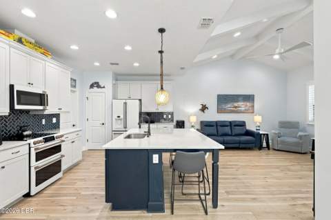 431 Landshark Boulevard, Daytona Beach FL - photo 8 of 34