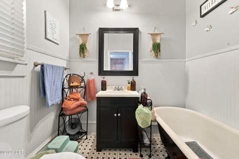 124 Loomis Avenue, Daytona Beach FL - photo 18 of 44