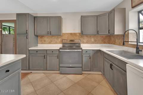 583 Cambridge Circle, South Daytona FL - photo 8 of 28