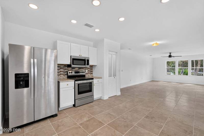 2 bedroom Single Family Residence at 4 Main Street, Harbor Oaks, Port Orange — photo 3